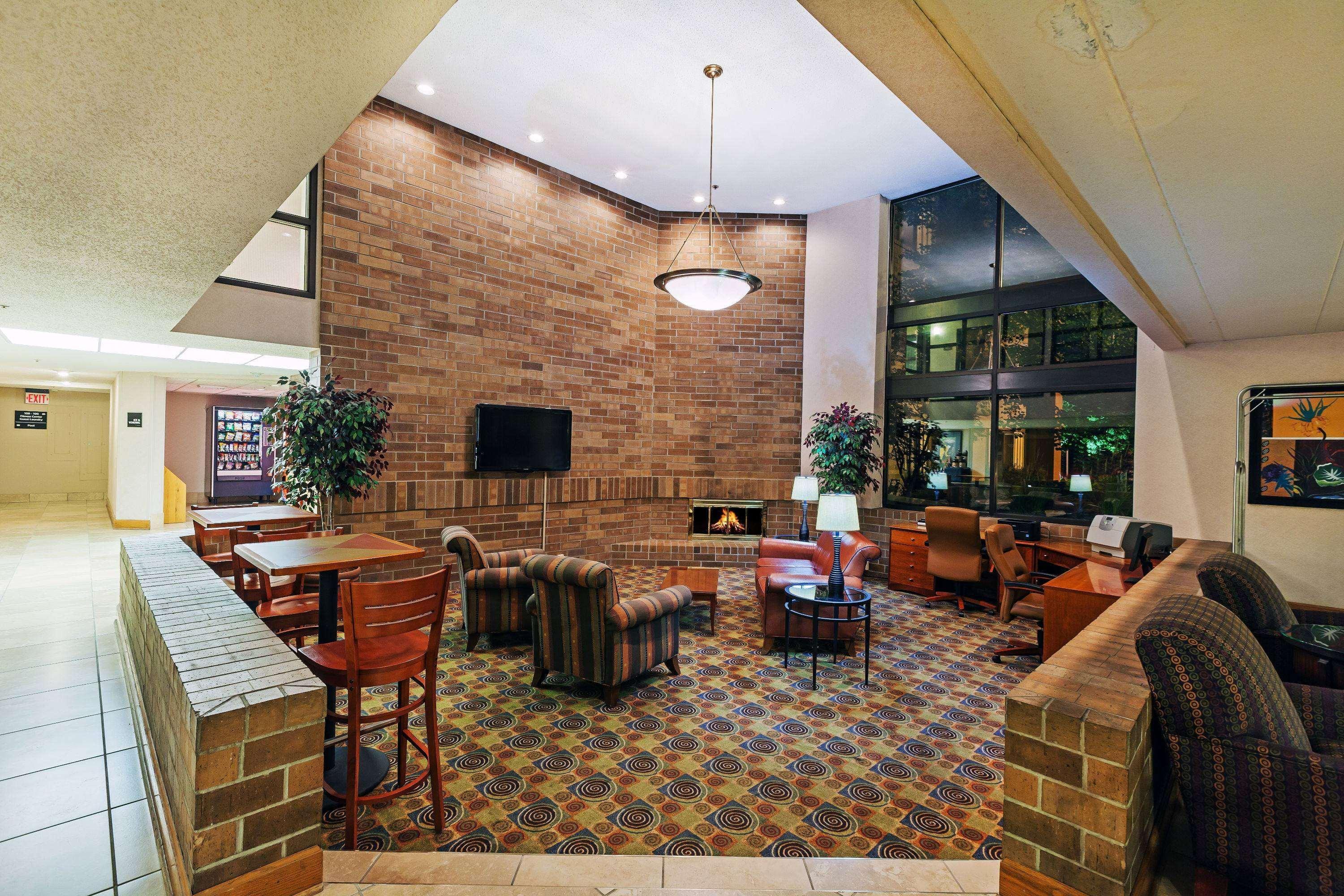 Americinn By Wyndham Omaha Exterior photo